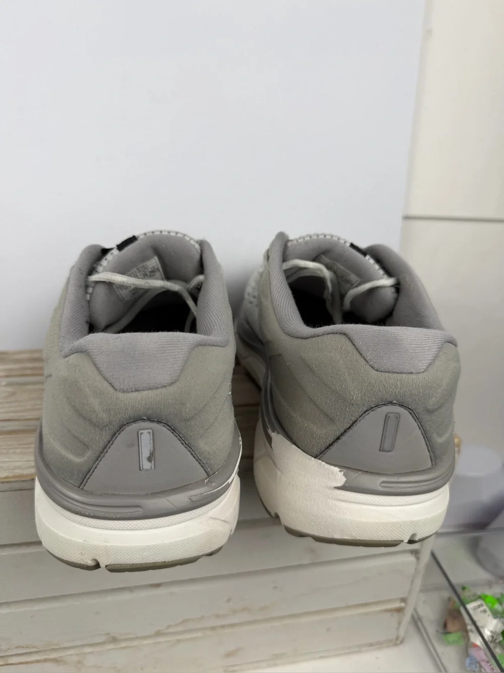 Brooks Dyad 11 running shoes grey BioMoGo DNA cushioning size 11 4E extra wide